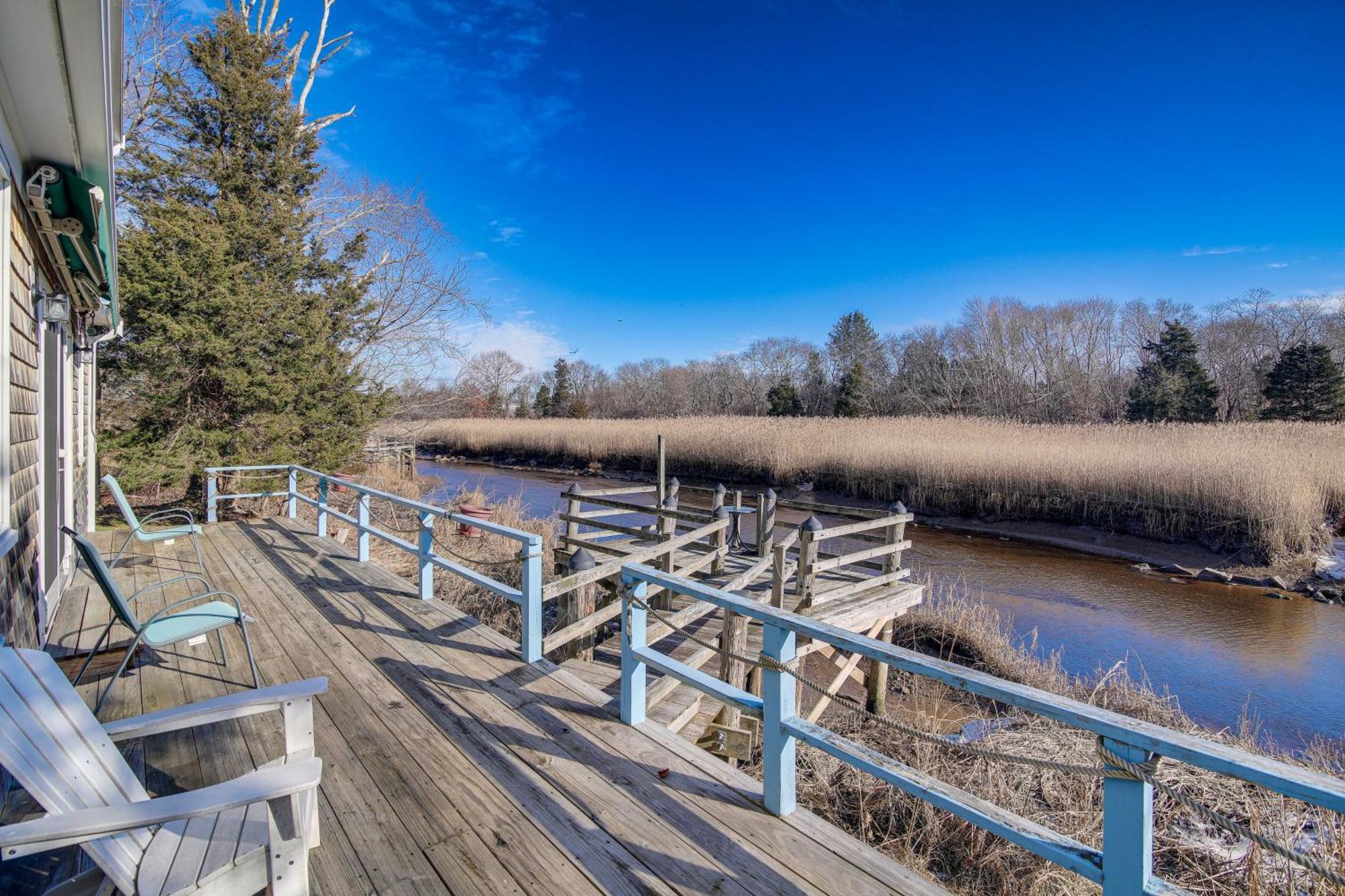 Riverfront Kingston Cottage With Deck, 2 Mi To Beach Exterior photo